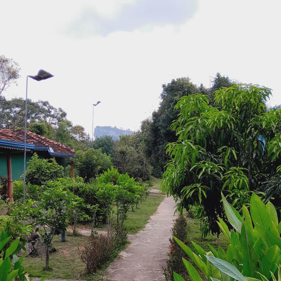 Sigiriya Melrose Villas Exterior photo